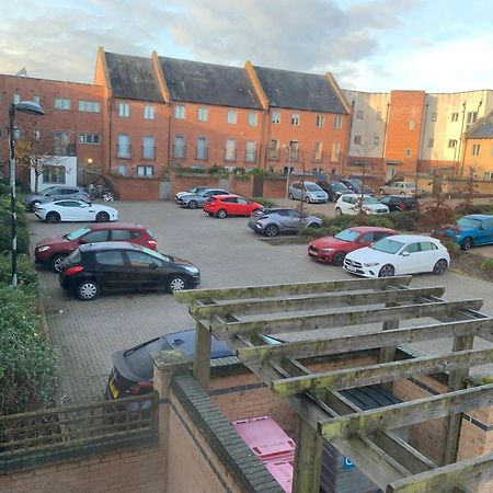 Luxury 2 Bedroom Northampton Townhouse With Balcony Экстерьер фото