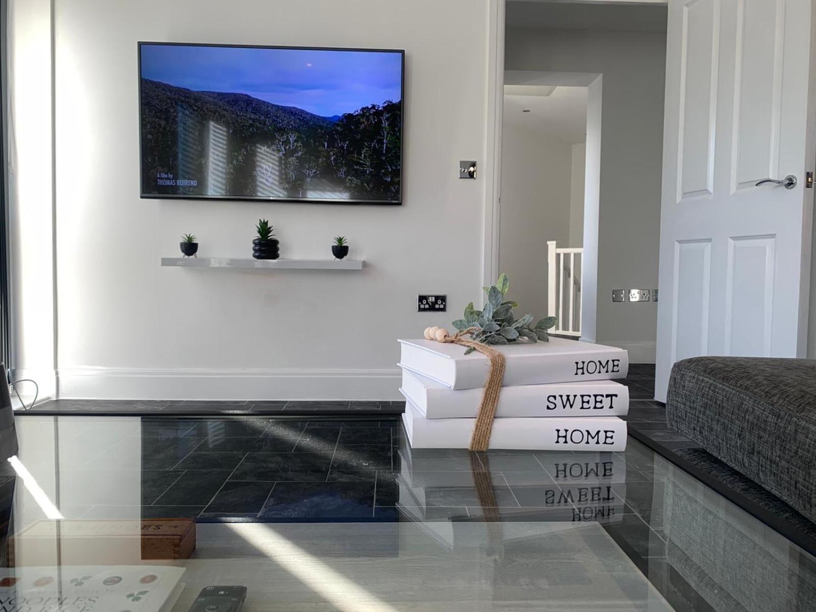Luxury 2 Bedroom Northampton Townhouse With Balcony Экстерьер фото