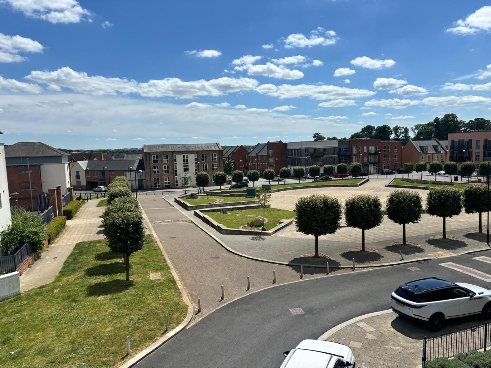 Luxury 2 Bedroom Northampton Townhouse With Balcony Экстерьер фото