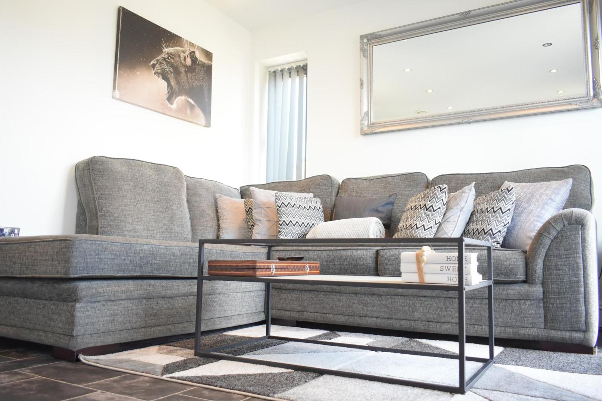 Luxury 2 Bedroom Northampton Townhouse With Balcony Экстерьер фото