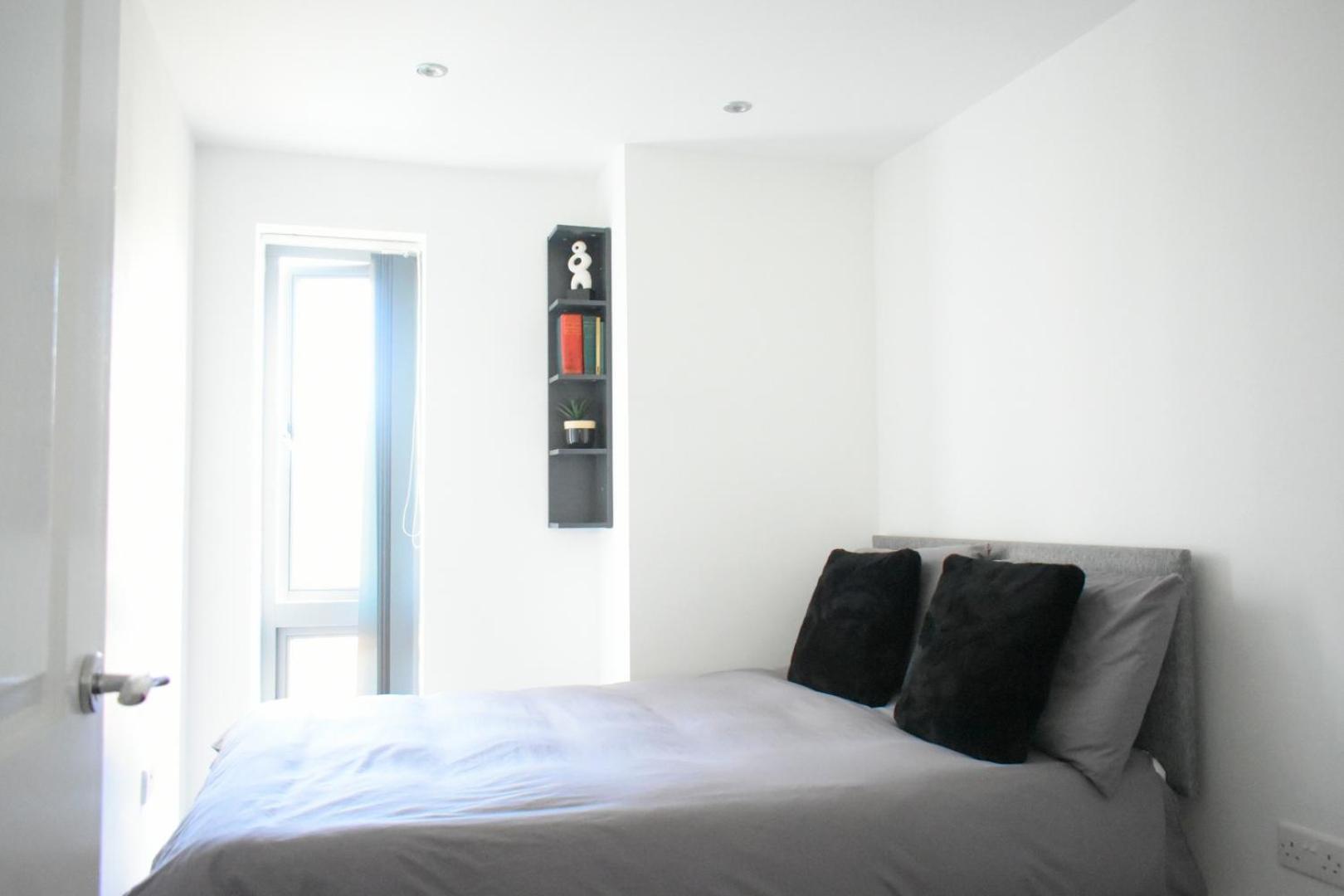 Luxury 2 Bedroom Northampton Townhouse With Balcony Экстерьер фото