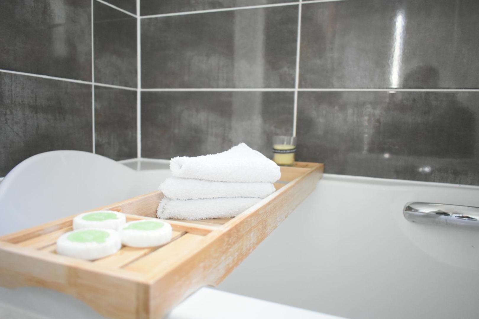 Luxury 2 Bedroom Northampton Townhouse With Balcony Экстерьер фото