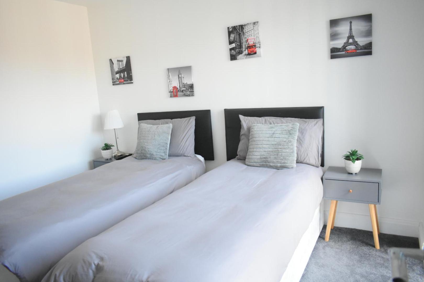Luxury 2 Bedroom Northampton Townhouse With Balcony Экстерьер фото